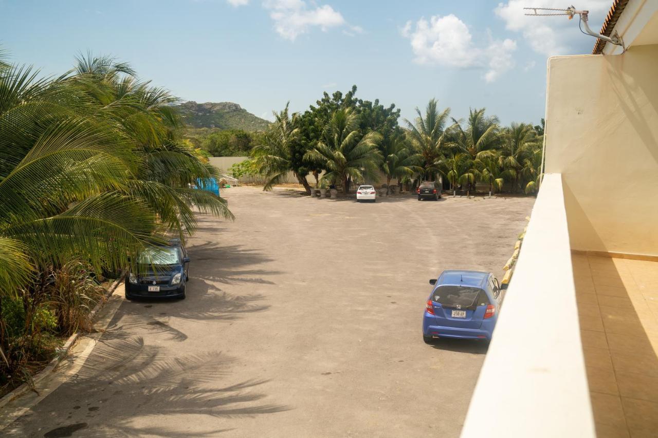 Delynne Boutique Hotel Willemstad Exterior photo