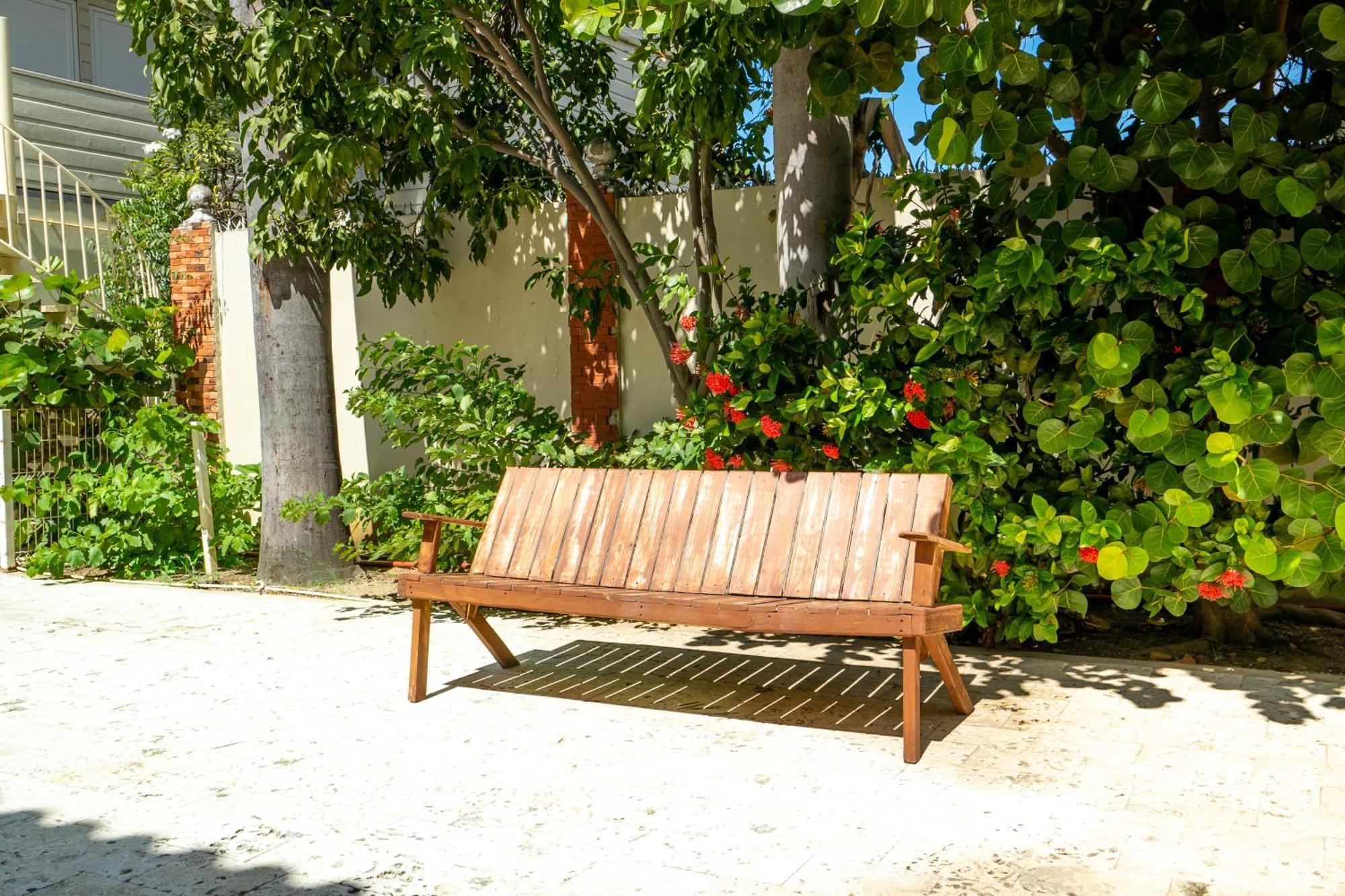 Delynne Boutique Hotel Willemstad Exterior photo